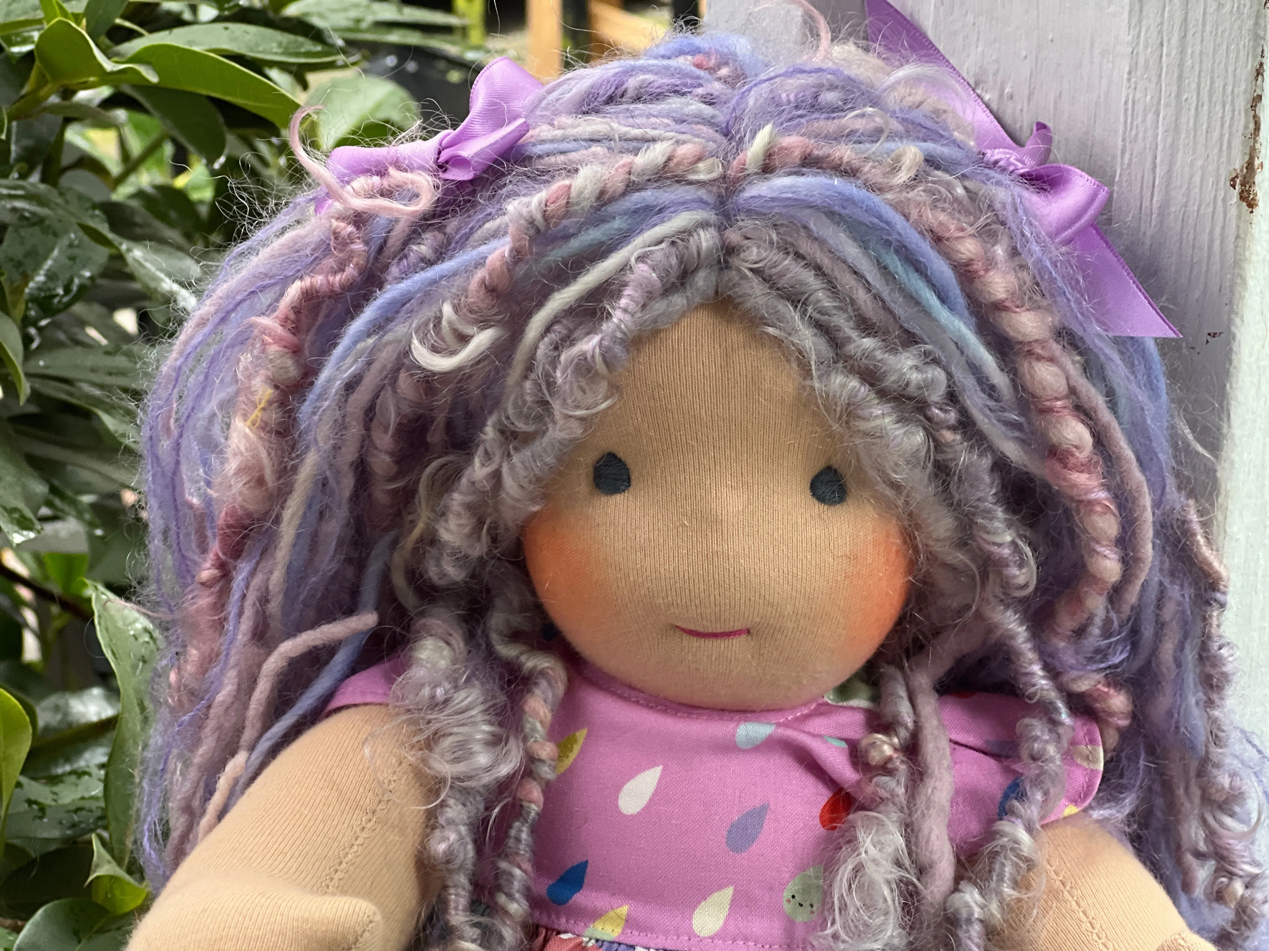 Sitting Friend - Anise