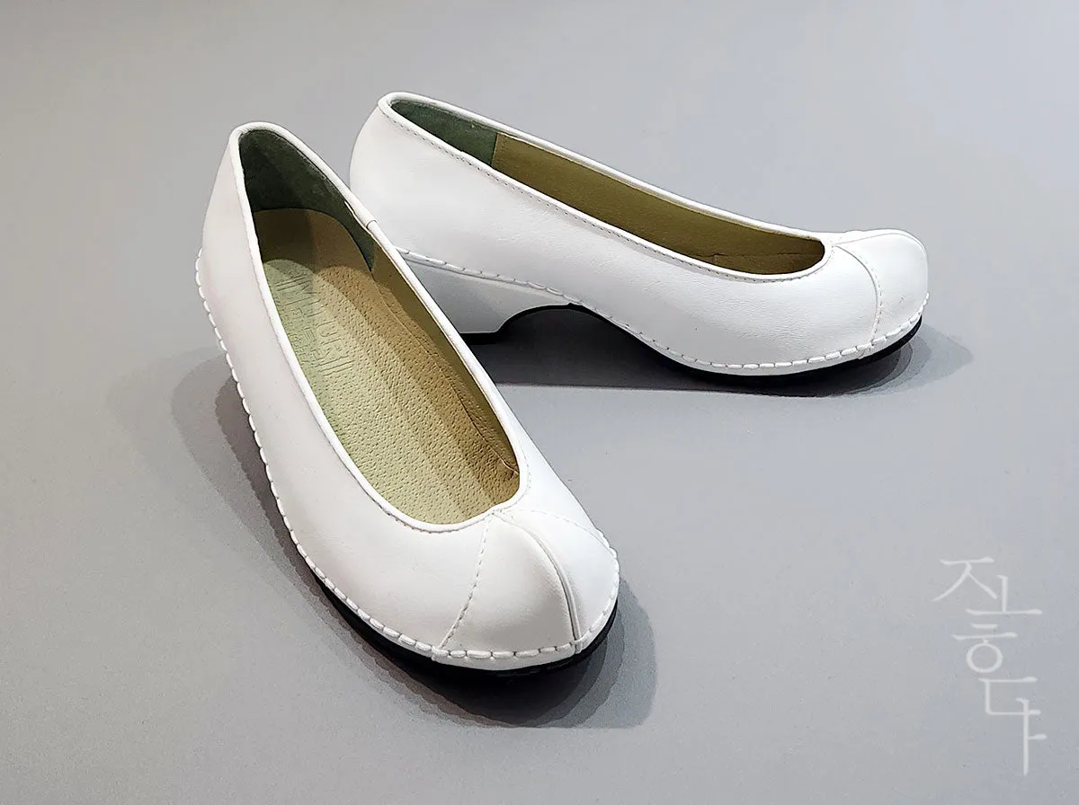 Tidy Women Hanbok Shoes in White Kkotshin