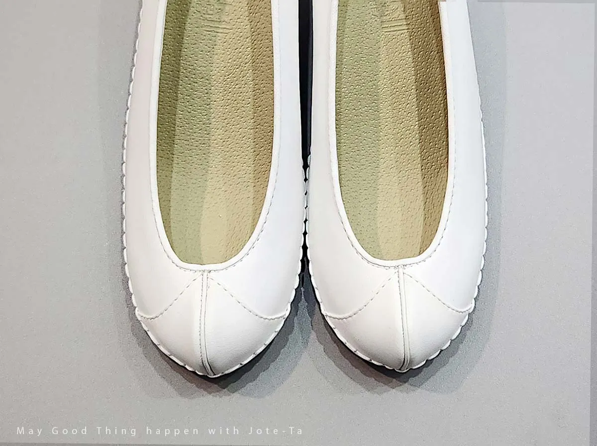 Tidy Women Hanbok Shoes in White Kkotshin