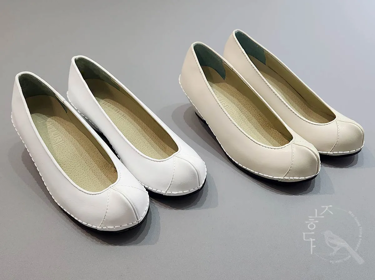 Tidy Women Hanbok Shoes in White Kkotshin