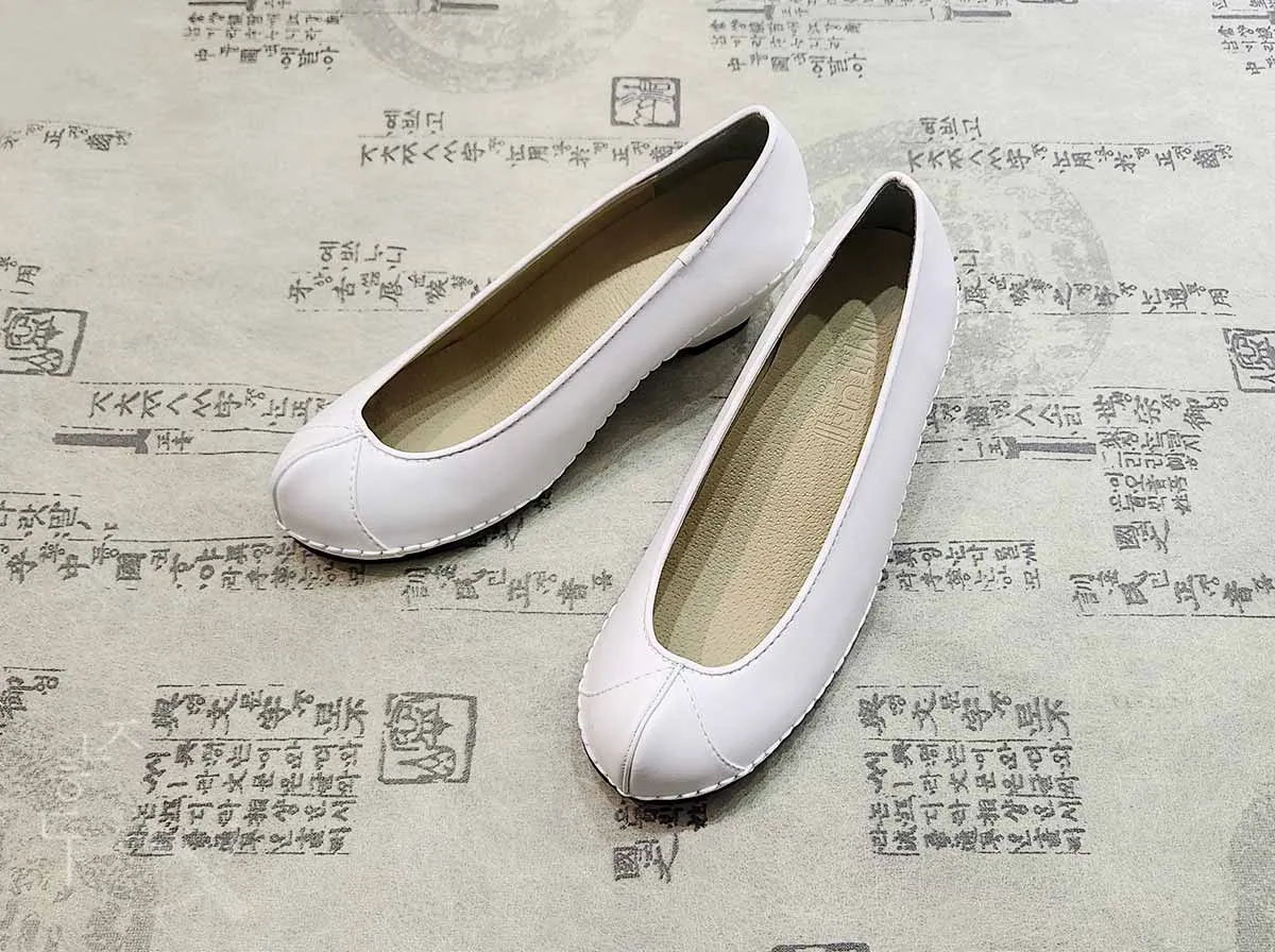Tidy Women Hanbok Shoes in White Kkotshin