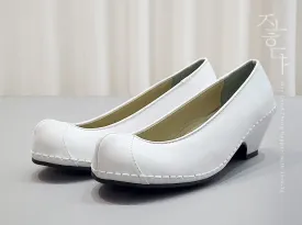 Tidy Women Hanbok Shoes in White Kkotshin